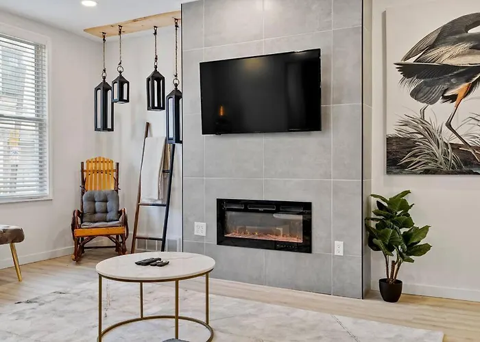 Huge 4br Game Fireplace Holiday home Pittsburgh