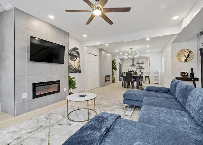 Huge 4br Game Fireplace Holiday home *