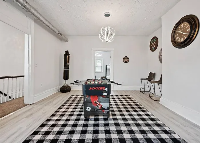 Huge 4br Game Fireplace Pittsburgh